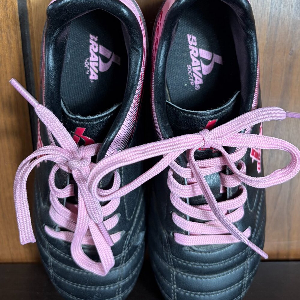 Brava Soccer Girl Racer 3 Soccer Cleats Black Pink Sz 2 - EUC - Picture 7 of 9